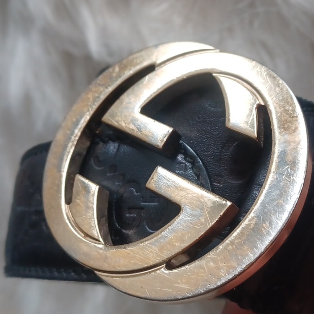 Gucci Black Leather Belt with Gold Buckle - Picture 2 of 16
